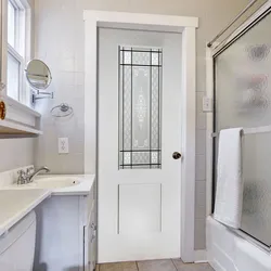 Белые двери для ванны фото