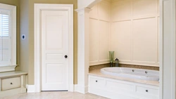 White Bath Doors Photo