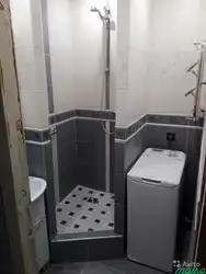 Bathroom design in Khrushchev with a shower tray