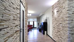 Дизайн интерьера квартиры камнем