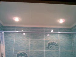 Потолки из пластика ванна фото