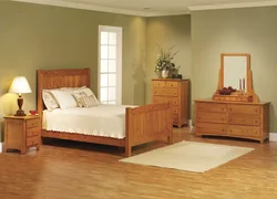 Дизайн спальни с рыжей мебелью