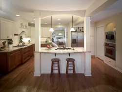 Kitchen design with column