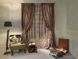 Коричневые шторы в интерьере гостиной