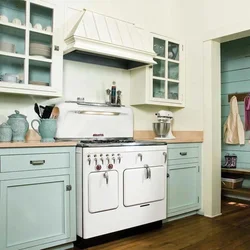 Покраска деревянной кухни фото