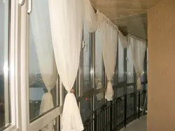 Цюль на балконе ў кватэры фота
