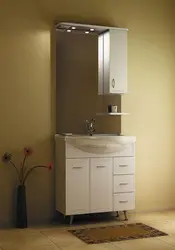 Шкафы және айна фотосуреті бар ваннаға арналған раковина