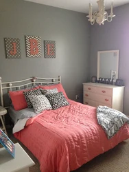 What colors goes with pink in a bedroom interior photo