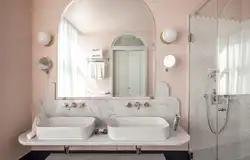 Пастелді түстердегі ванна бөлмесі фотосуреті