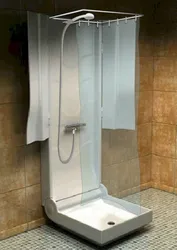 Mətbəxdəki duş kabinəsinin fotoşəkili