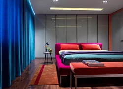 Дизайн интерьера яркой спальни