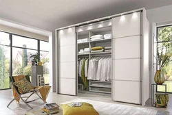 Bedroom closet door design