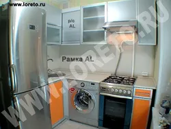 Кухня в хрущевке с колонкой и стиральной машиной фото