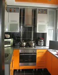 Кухня 6 кв м с газовой колонкой и холодильником фото