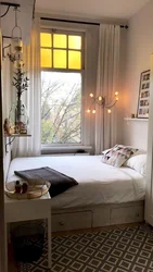 Как правильно поставить кровать в спальне относительно окна фото