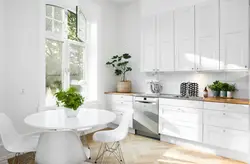 Белая Кухня В Светлом Интерьере Фото