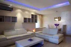 Потолок в гостиной натяжной с подсветкой и люстрой фото