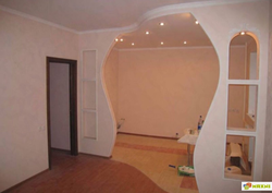 Interior arch made of plasterboard in an apartment photo
