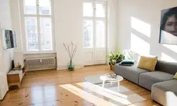 Деревянный пол в интерьере квартиры
