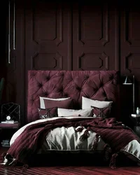 Интерьер спальни в бордовых цветах
