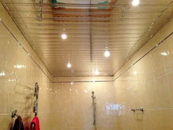 Design slatted ceilings in the bathroom