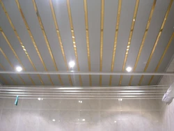Design Slatted Ceilings In The Bathroom