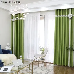 Шторы зеленого цвета в интерьере гостиной