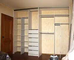 Built-in wardrobes in the bedroom photo inside
