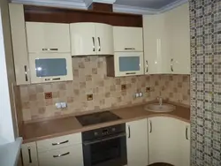 Kitchen With Ventilation In The Corner Design