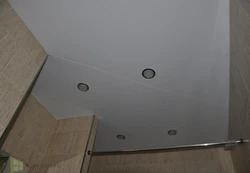Фото матовых потолков в ванне