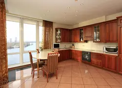 Кухня ў доме з панарамнымі вокнамі дызайн фота