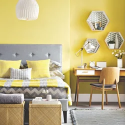 Серо желтая спальня фото