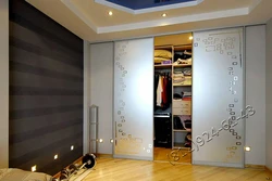 Bedroom Wardrobe Built-In Wall Photo