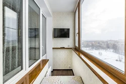 Пәтер Фотосуретіндегі Балкондағы Терезелердің Дизайны
