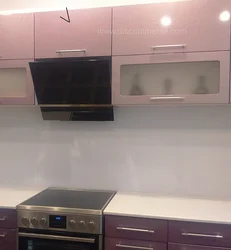 Hoods in the kitchen with venting to ventilation in the interior