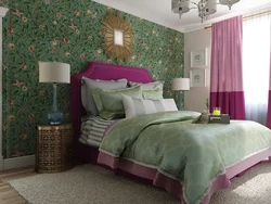 Інтэр'ер спальні з зялёнымі шпалерамі фота