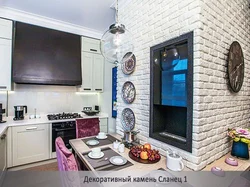 Белая кухня ў інтэр'еры фота з якімі шпалерамі