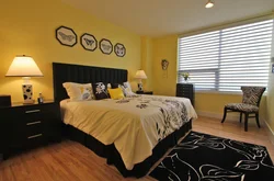 Combination of yellow color in the bedroom interior