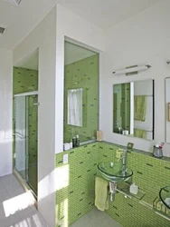 Bath interior in pistachio color