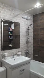Хрущев дизайнындағы дәретхананы ванна бөлмесімен біріктіріңіз