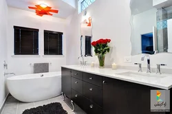 White Bathroom Design With Flowers