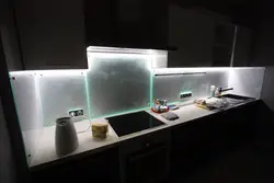 Тасмаи LED ҳамчун равшанӣ дар акси ошхона