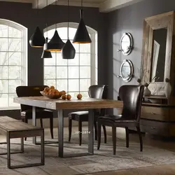 Дизайн кухни с коричневым столом и стульями