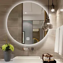 Зеркало в ванной с подсветкой в интерьере ванной