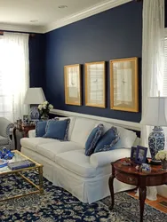 Синий с бежевым в интерьере гостиной фото