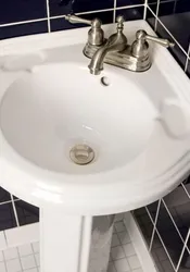 Дизайн ванной комнаты с угловой раковиной