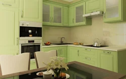 Интерьер кухни с гарнитуром фисташкового цвета