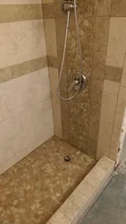 Фота ваннага пакоя з паддонам замест ваннай