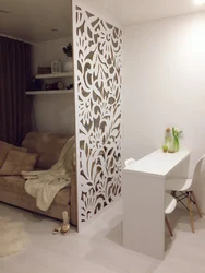 Decorative partition in the bedroom photo