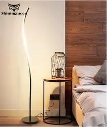 Yataq otağının interyerində döşəmə lampaları və döşəmə lampaları